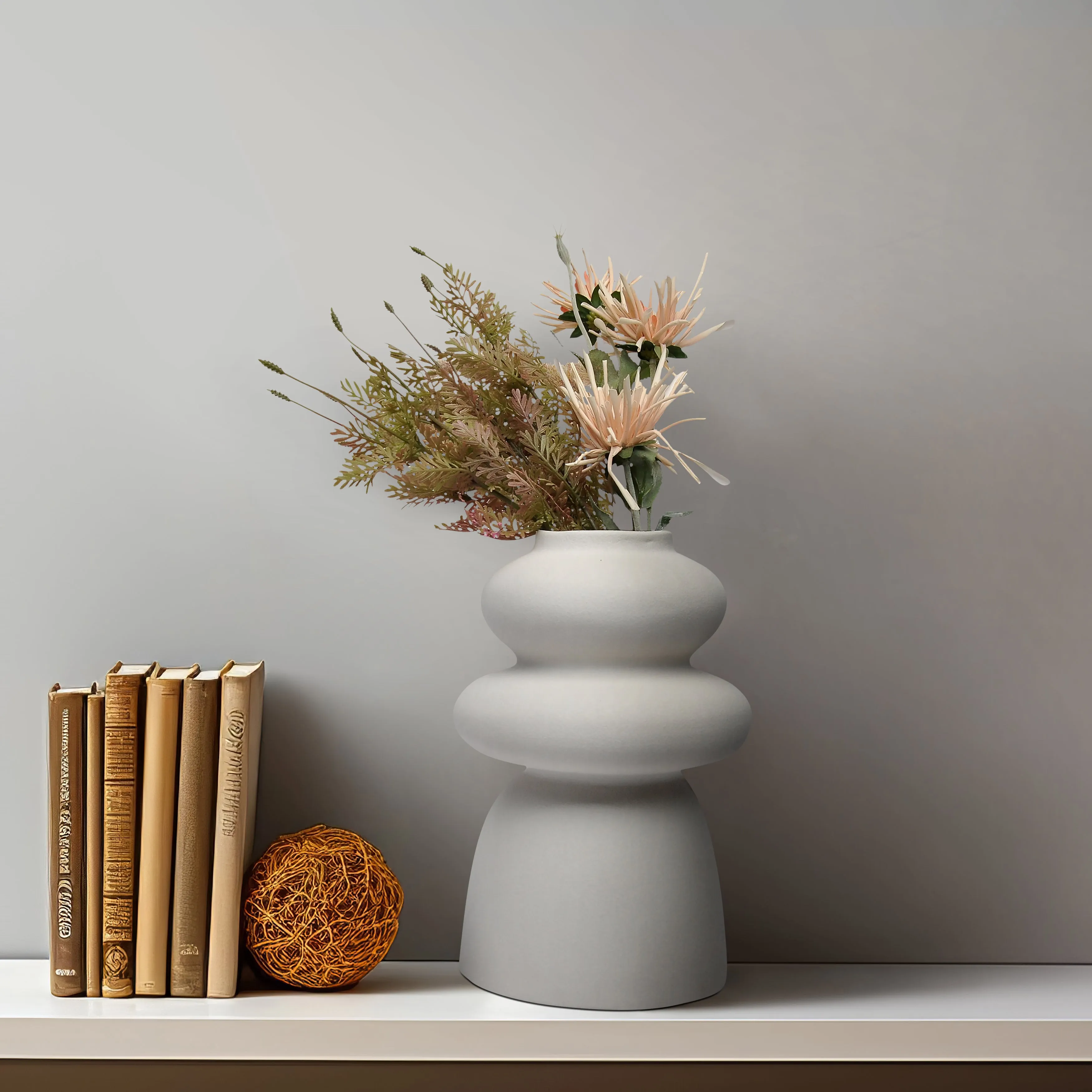 11" HIDAKA SMALL VASE, IVORY