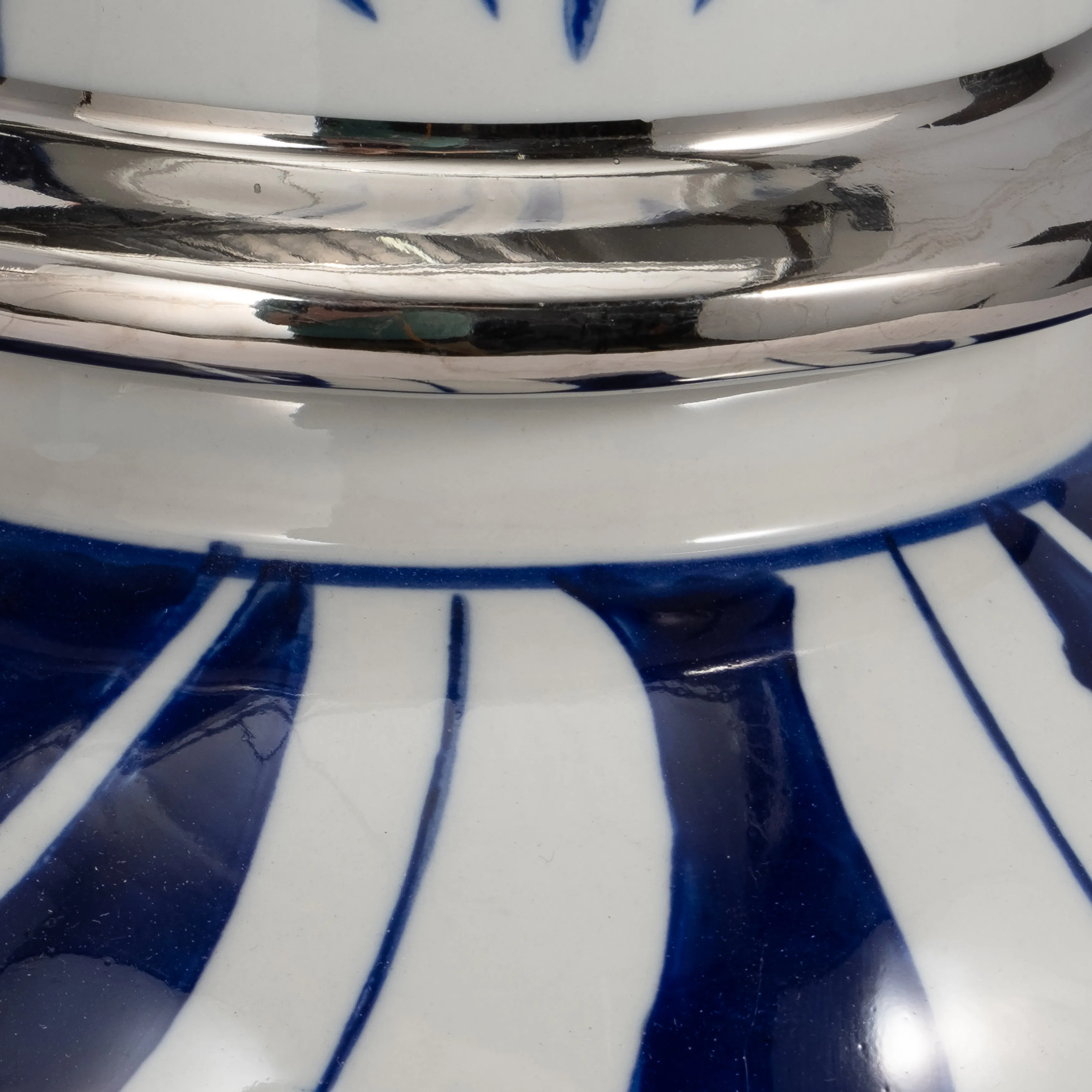 EC CER,14" WHITE/BLUE TEMPLE JAR, SILVER