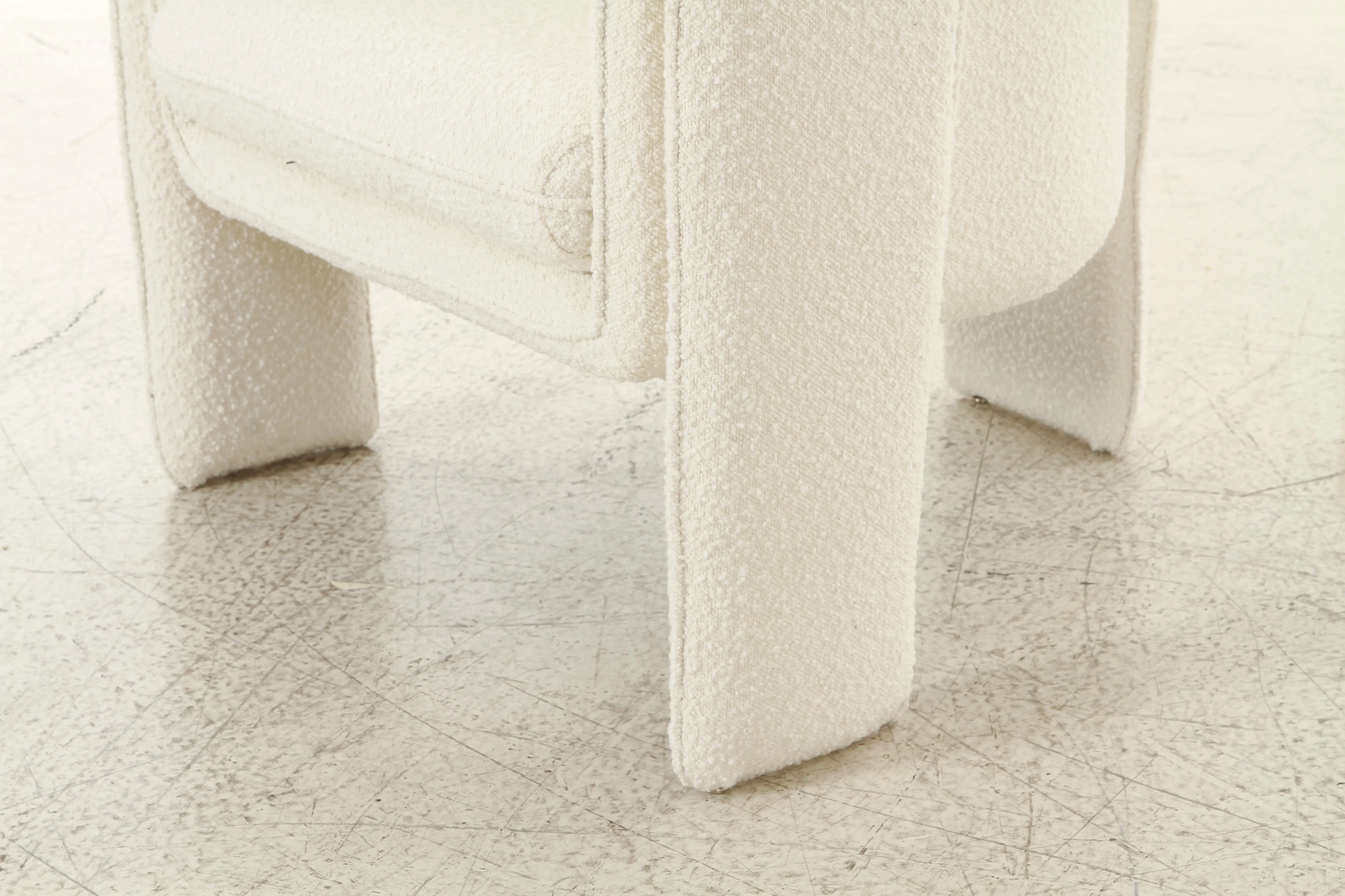 Floating Boucl Cream Chair