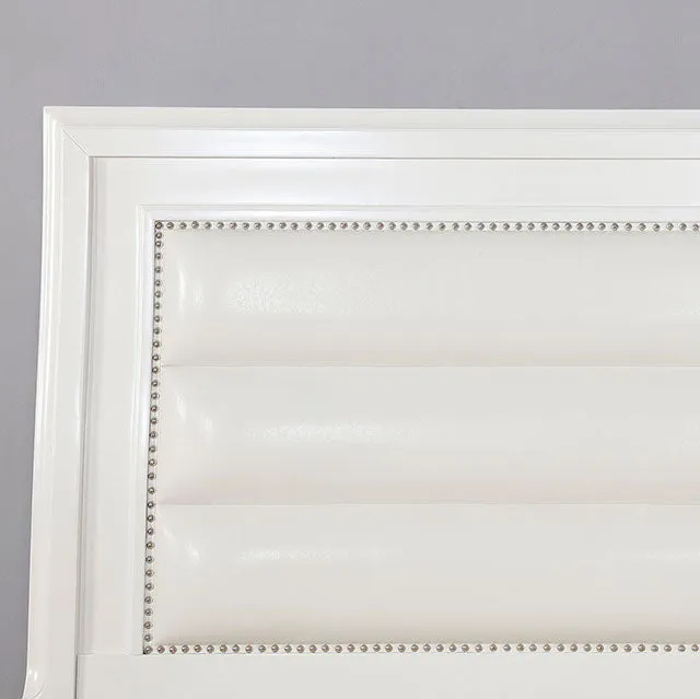 Golva Queen Bed