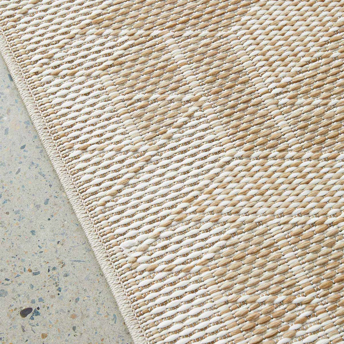 Patio Kudo Runner Rug (Natural)