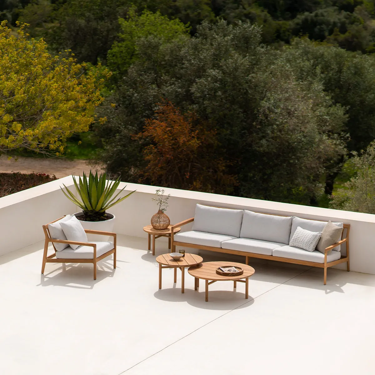 Quatro Outdoor Round Side Table
