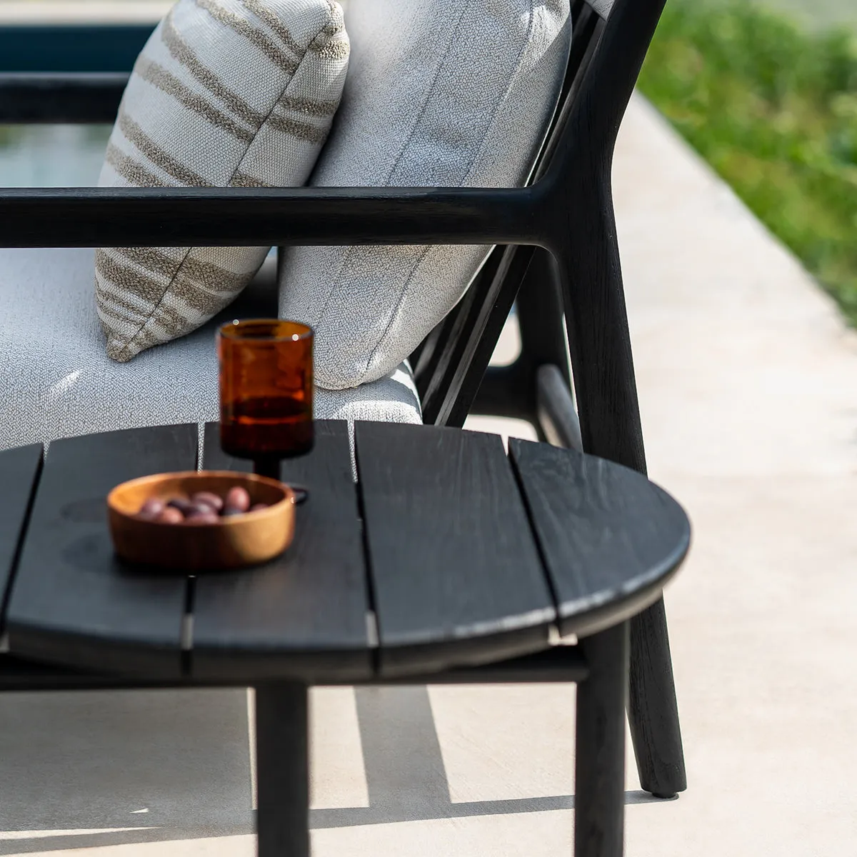 Quatro Outdoor Round Side Table
