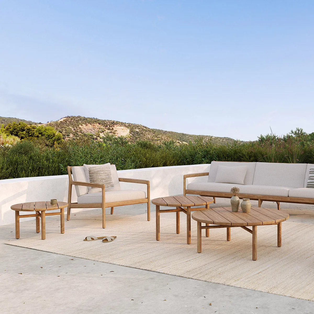 Quatro Outdoor Round Side Table