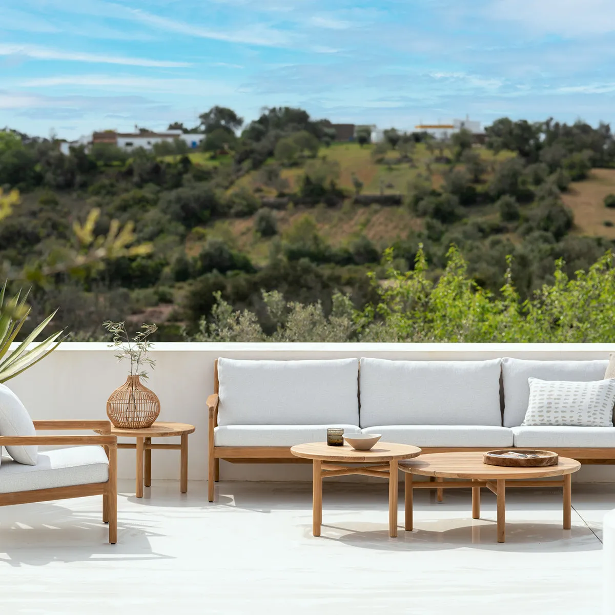 Quatro Outdoor Round Side Table