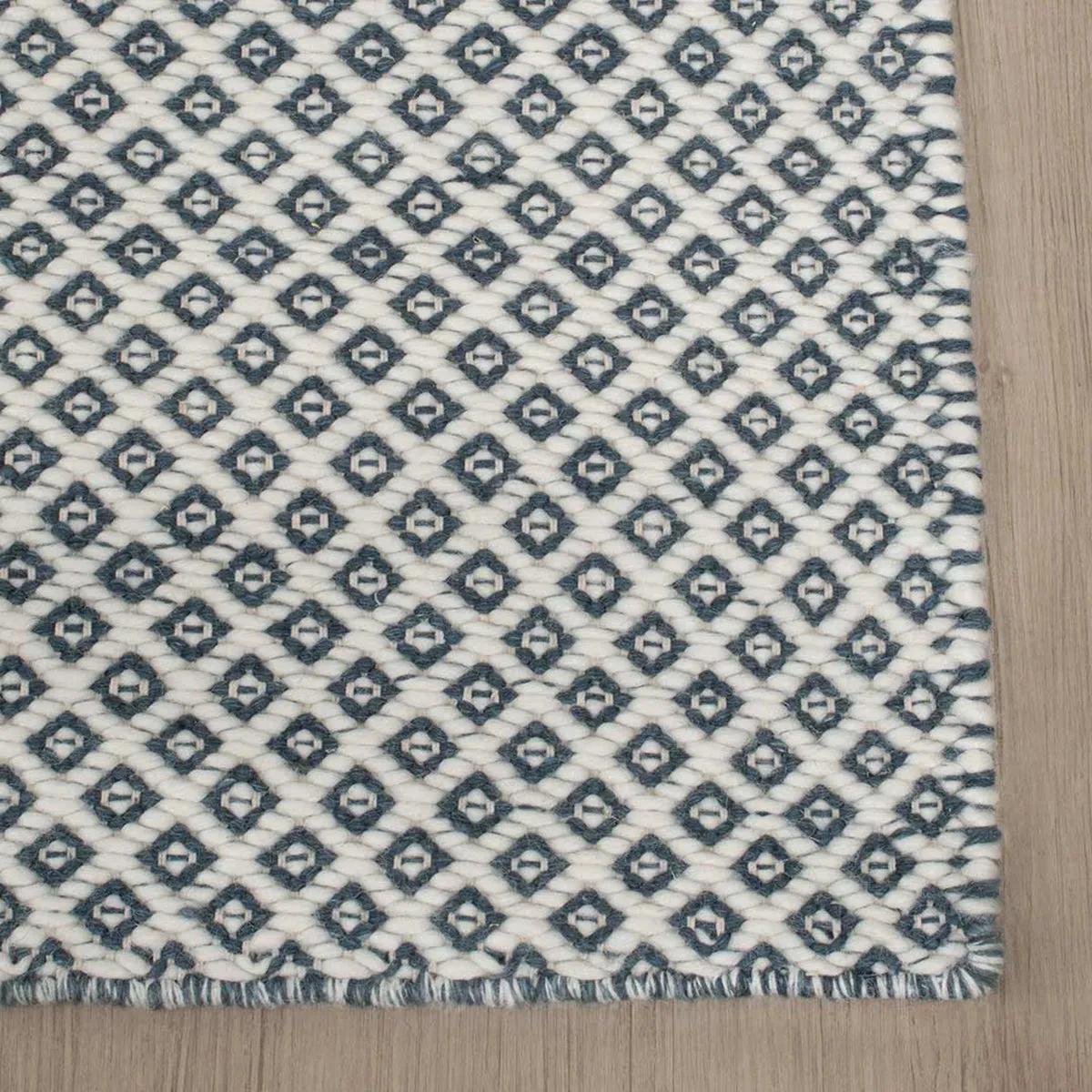 Rubick Rug (Blue, Ivory)